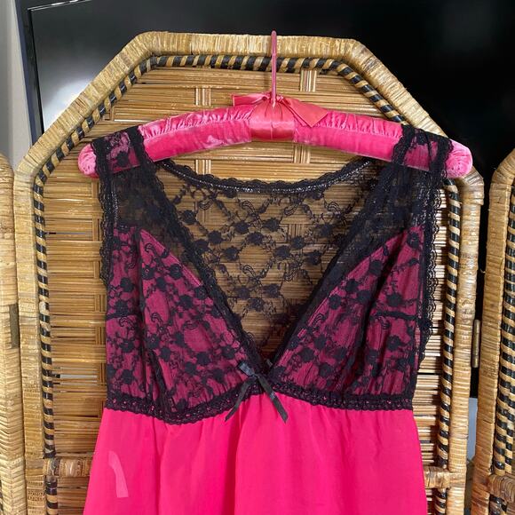 Delta Burke Intimates Hot Pink & Black Lace Babydoll Nightgown Chemise 1X sheer - Picture 4 of 6